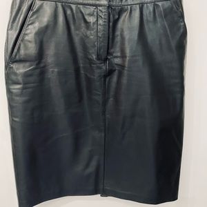 Danier lined black leather skirt
